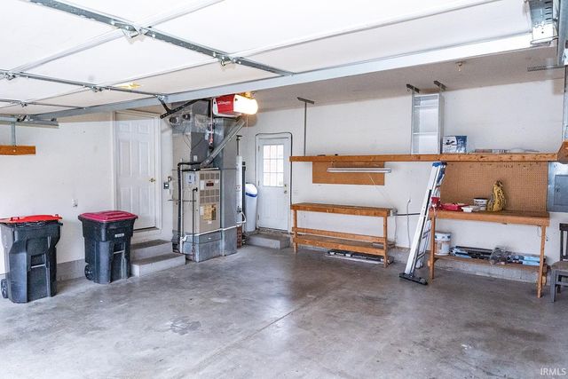 4433 foxmoor Drive, Newburgh, IN 47360