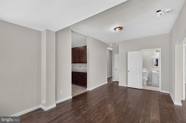 2804 RUSCOMBE LN, Baltimore, MD 21215