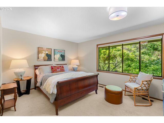 77 CONDOLEA Way, Lake Oswego, OR 97035