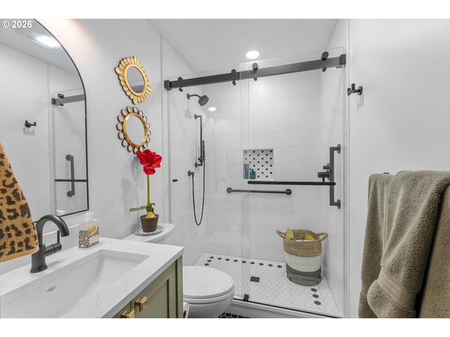 77 CONDOLEA Way, Lake Oswego, OR 97035