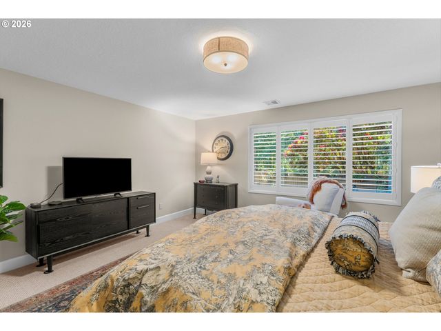 77 CONDOLEA Way, Lake Oswego, OR 97035