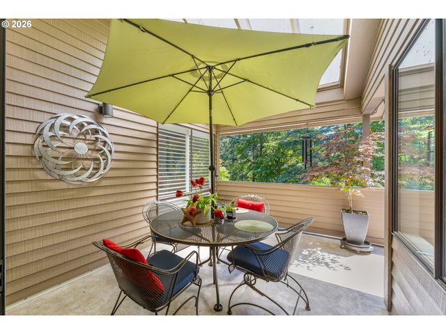 77 CONDOLEA Way, Lake Oswego, OR 97035