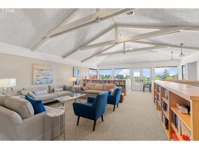 77 CONDOLEA Way, Lake Oswego, OR 97035