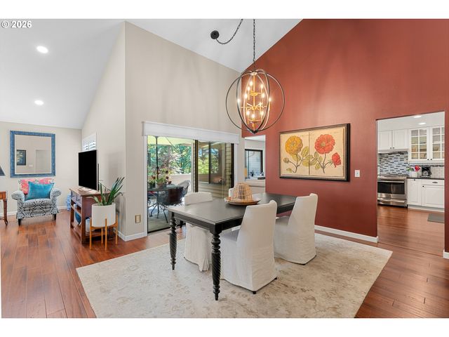 77 CONDOLEA Way, Lake Oswego, OR 97035