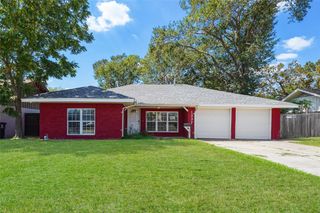 1337 Conrad Sauer Drive, Houston, TX 77043