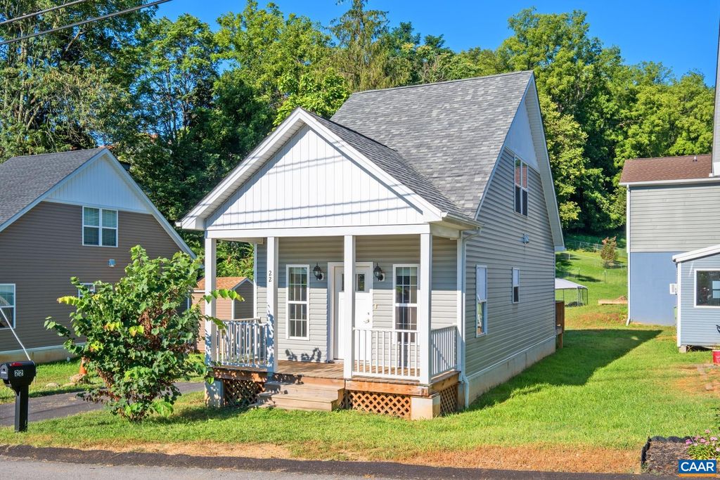 22 STAFFORD ST, Staunton, VA 24401
