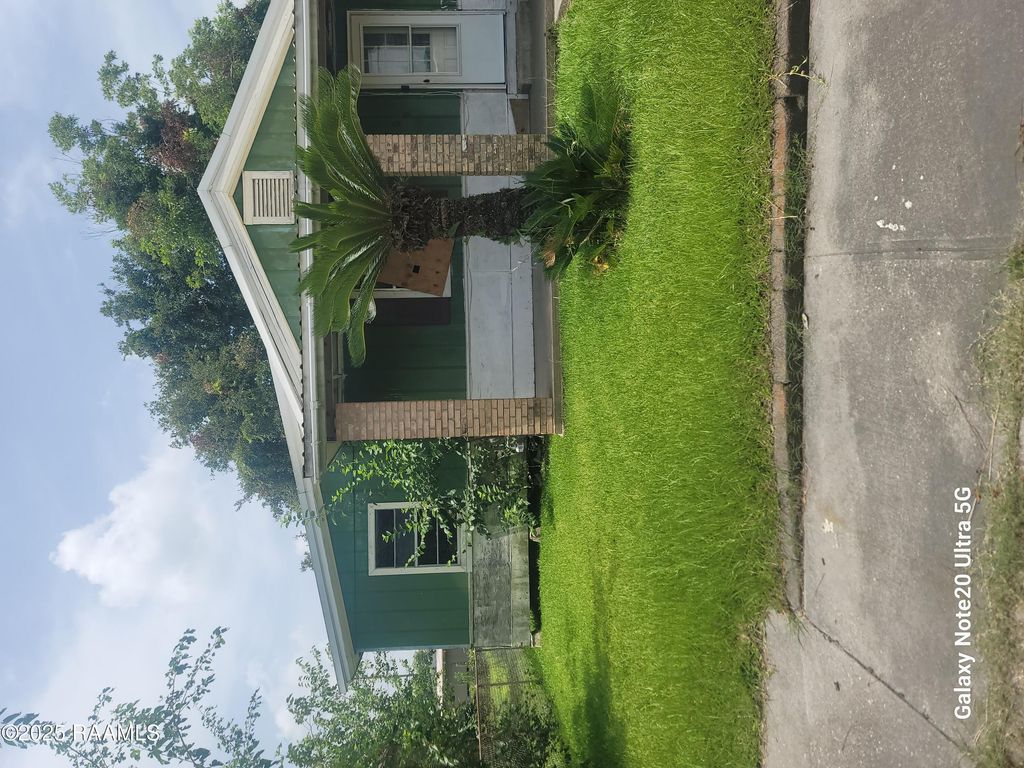405 Johnston Street, New Iberia, LA 70560