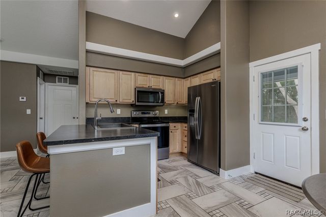 8687 E Jefferson Street, Floral City, FL 34436