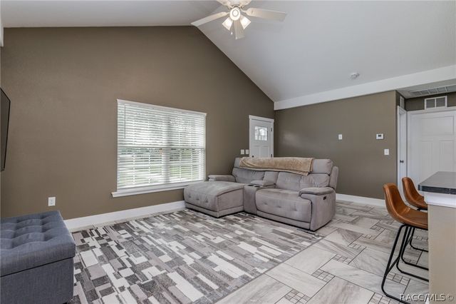 8687 E Jefferson Street, Floral City, FL 34436