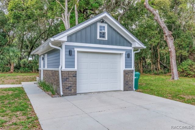 8687 E Jefferson Street, Floral City, FL 34436