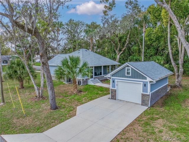 8687 E Jefferson Street, Floral City, FL 34436