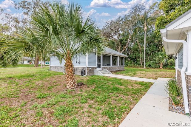 8687 E Jefferson Street, Floral City, FL 34436