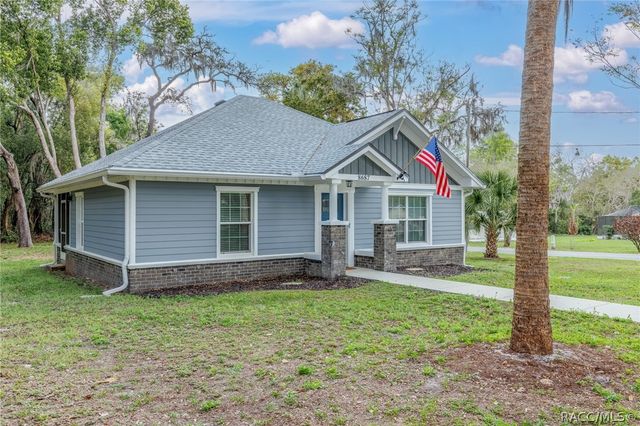 8687 E Jefferson Street, Floral City, FL 34436