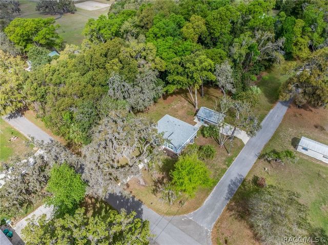 8687 E Jefferson Street, Floral City, FL 34436