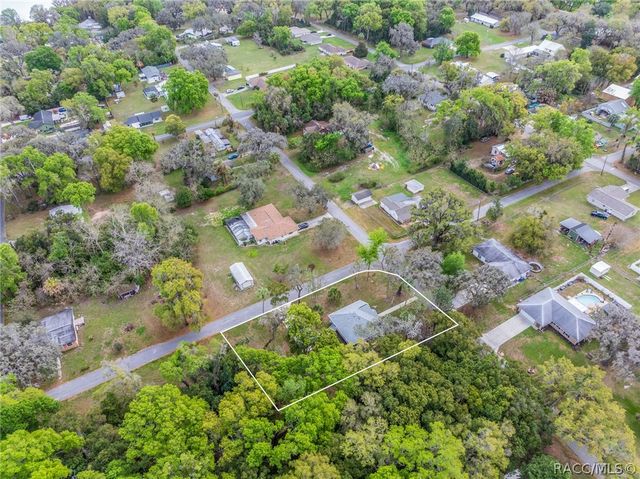 8687 E Jefferson Street, Floral City, FL 34436