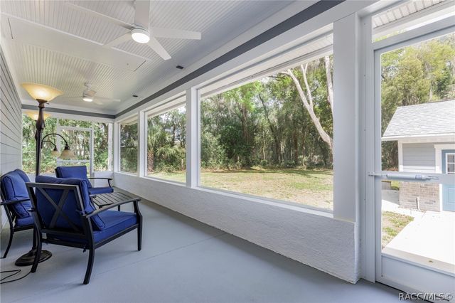 8687 E Jefferson Street, Floral City, FL 34436