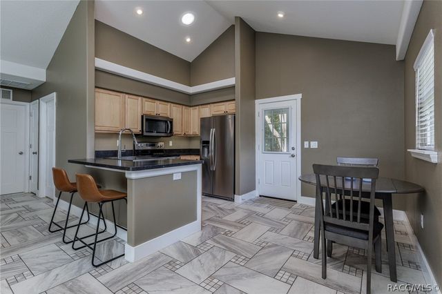 8687 E Jefferson Street, Floral City, FL 34436