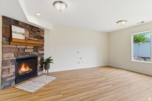 2082 N EVANS COVE LOOP, Layton, UT 84041