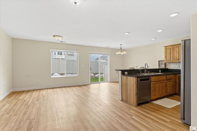 2082 N EVANS COVE LOOP, Layton, UT 84041