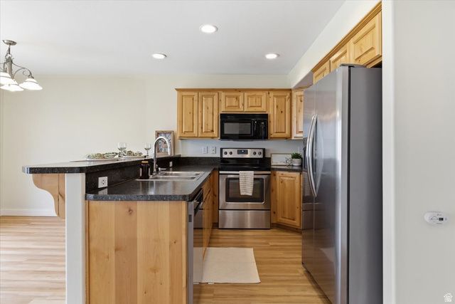 2082 N EVANS COVE LOOP, Layton, UT 84041