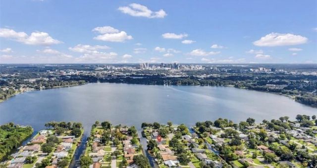 2407 REEF COURT, Orlando, FL 32805