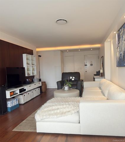 138-10 Franklin Avenue 16PH, Flushing, NY 11355