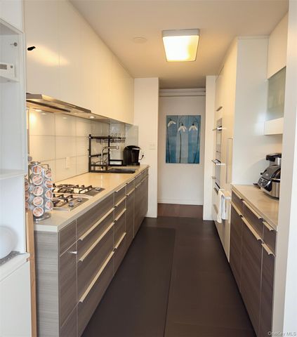 138-10 Franklin Avenue 16PH, Flushing, NY 11355