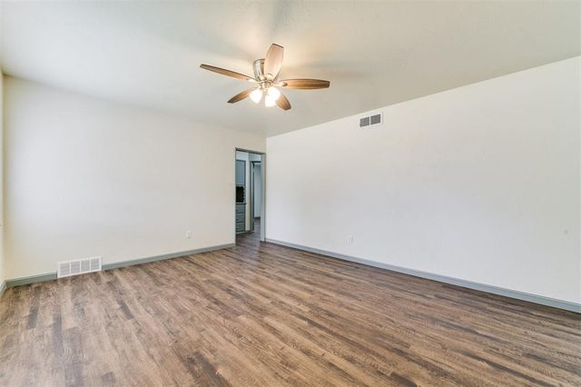2621 N Reeves Avenue, Oklahoma City, OK 73127