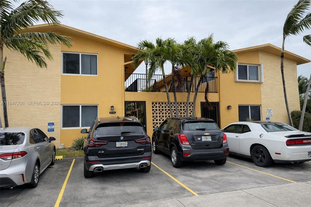 1733 Mayo St 6, Hollywood, FL 33020