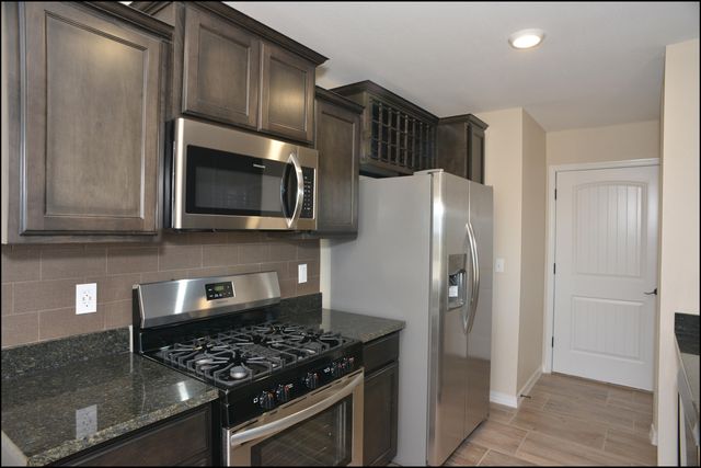 806 TS DANIEL CADENA Drive B, Socorro, TX 79927