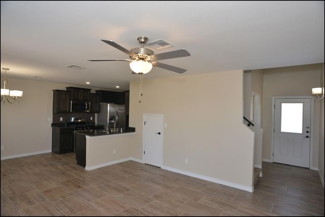 806 TS DANIEL CADENA Drive B, Socorro, TX 79927