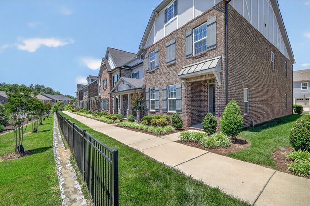 430 Longstone Rd, Gallatin, TN 37066