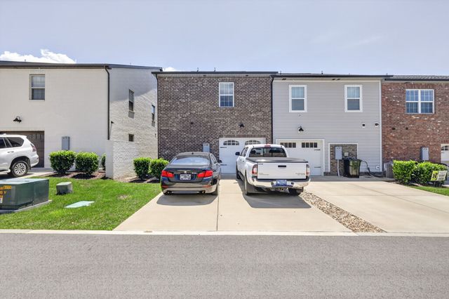 430 Longstone Rd, Gallatin, TN 37066