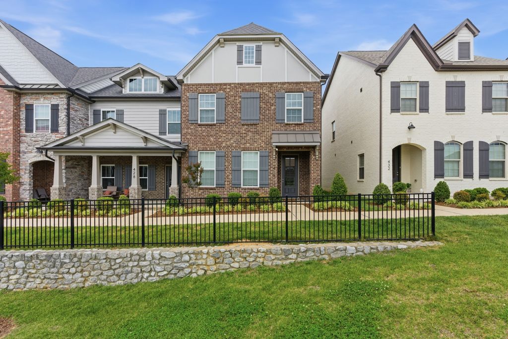 430 Longstone Rd, Gallatin, TN 37066