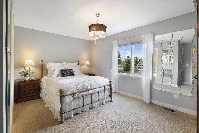 7372 Pine Tree Road, Lakeville, MN 55044