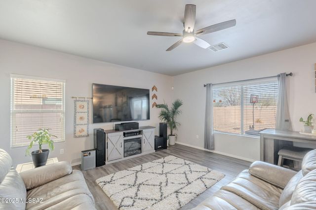 10423 S Keegan Avenue, Vail, AZ 85641