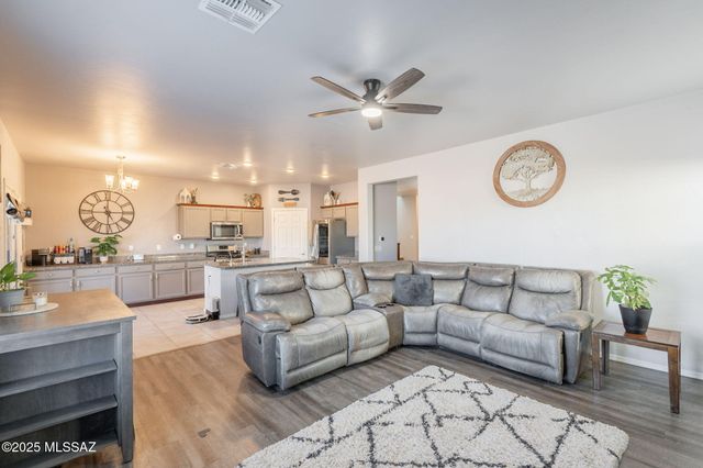 10423 S Keegan Avenue, Vail, AZ 85641