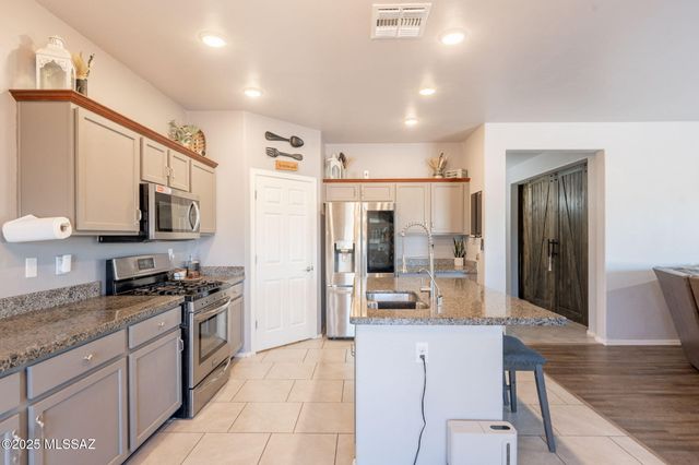 10423 S Keegan Avenue, Vail, AZ 85641