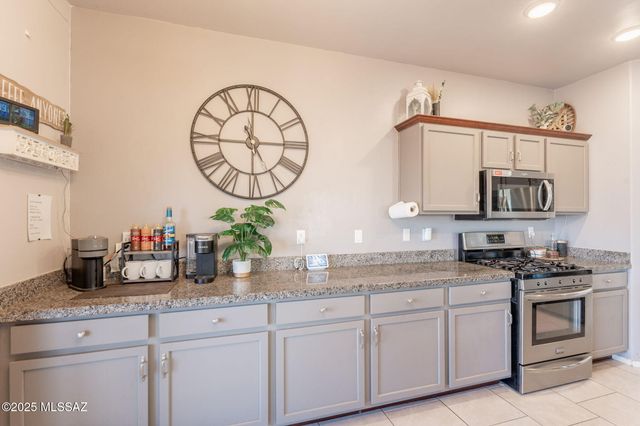 10423 S Keegan Avenue, Vail, AZ 85641