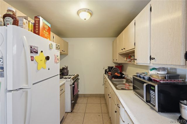 54 Creekside Drive, Cheektowaga, NY 14227