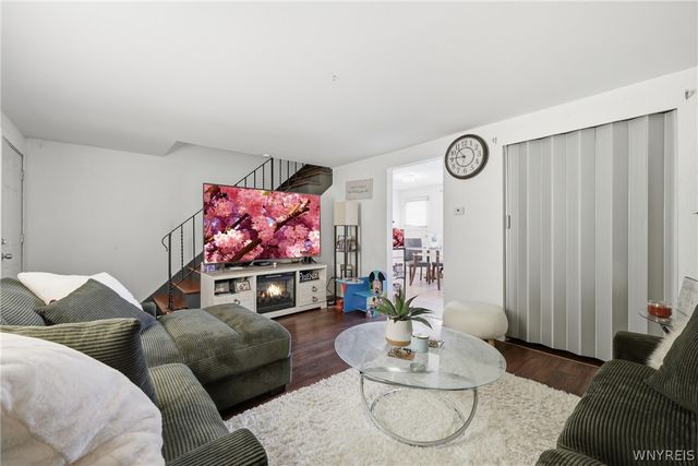 54 Creekside Drive, Cheektowaga, NY 14227