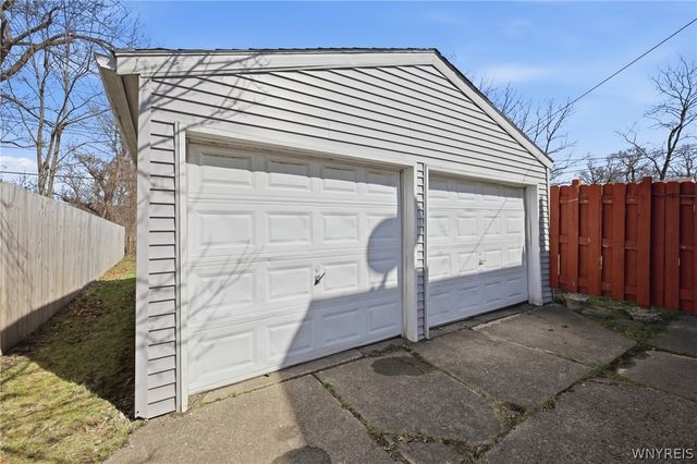 54 Creekside Drive, Cheektowaga, NY 14227