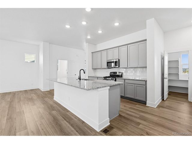 21048 E 63rd Ave, Aurora, CO 80019