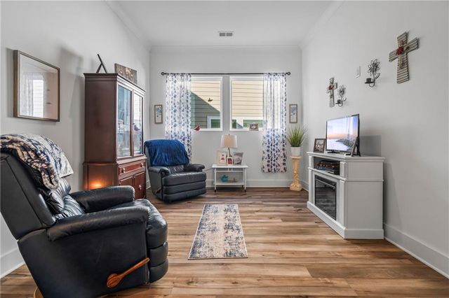 7076 Cottage Grove Drive, Flowery Branch, GA 30542