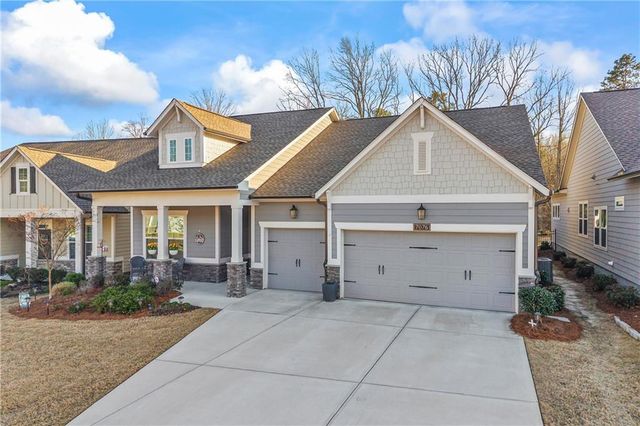 7076 Cottage Grove Drive, Flowery Branch, GA 30542