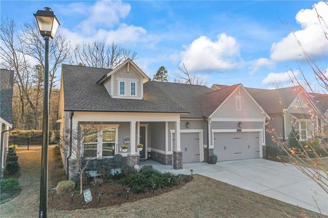 7076 Cottage Grove Drive, Flowery Branch, GA 30542