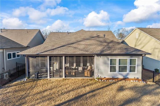 7076 Cottage Grove Drive, Flowery Branch, GA 30542