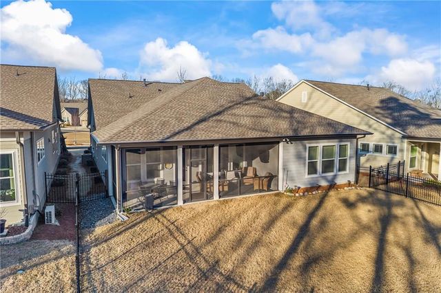 7076 Cottage Grove Drive, Flowery Branch, GA 30542