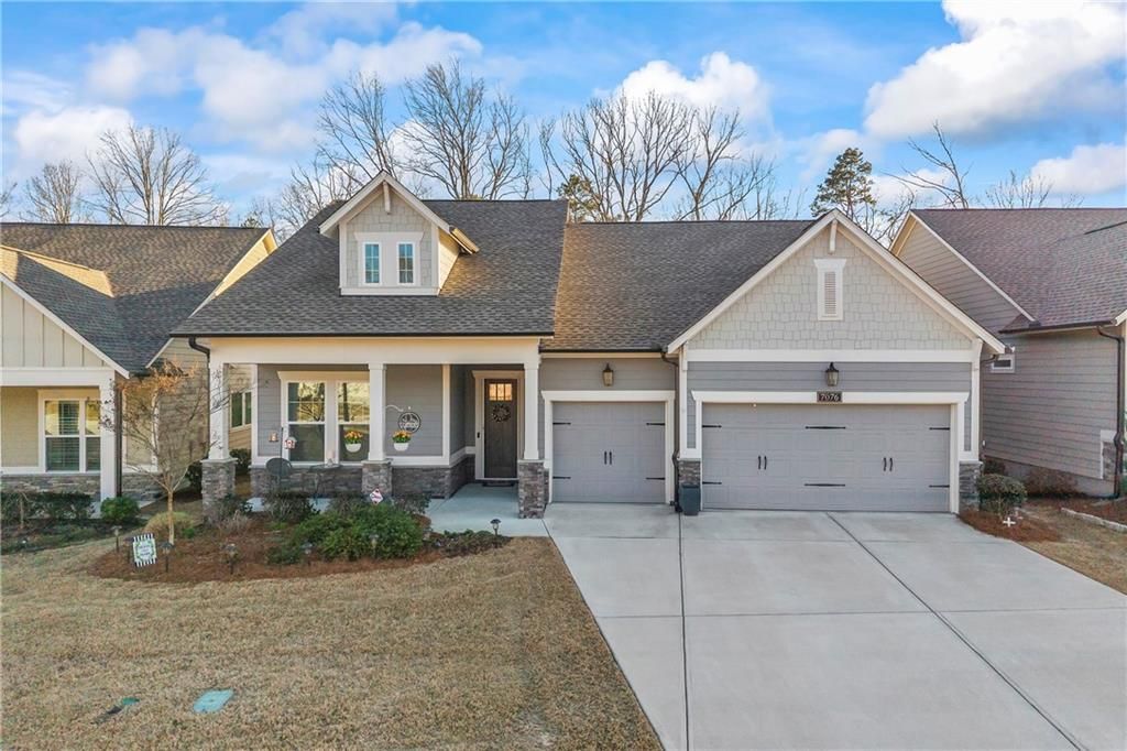 7076 Cottage Grove Drive, Flowery Branch, GA 30542