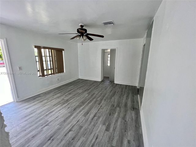 1801 NW 88th St 0, Miami, FL 33147